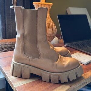 L’Intervalle Lug Boots